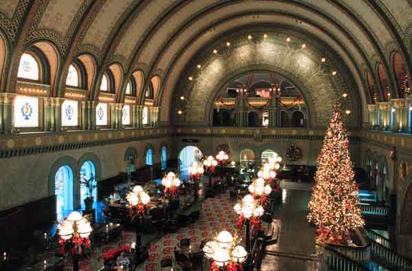 Grand Hall at Union Station at Christmas